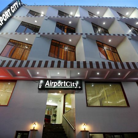 Hotel Airport City Nova Deli Exterior foto