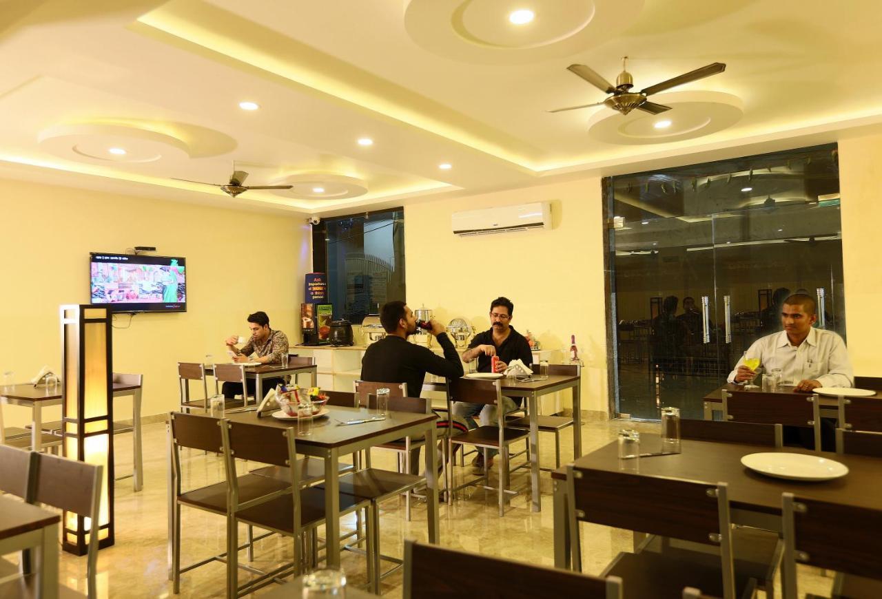Hotel Airport City Nova Deli Exterior foto