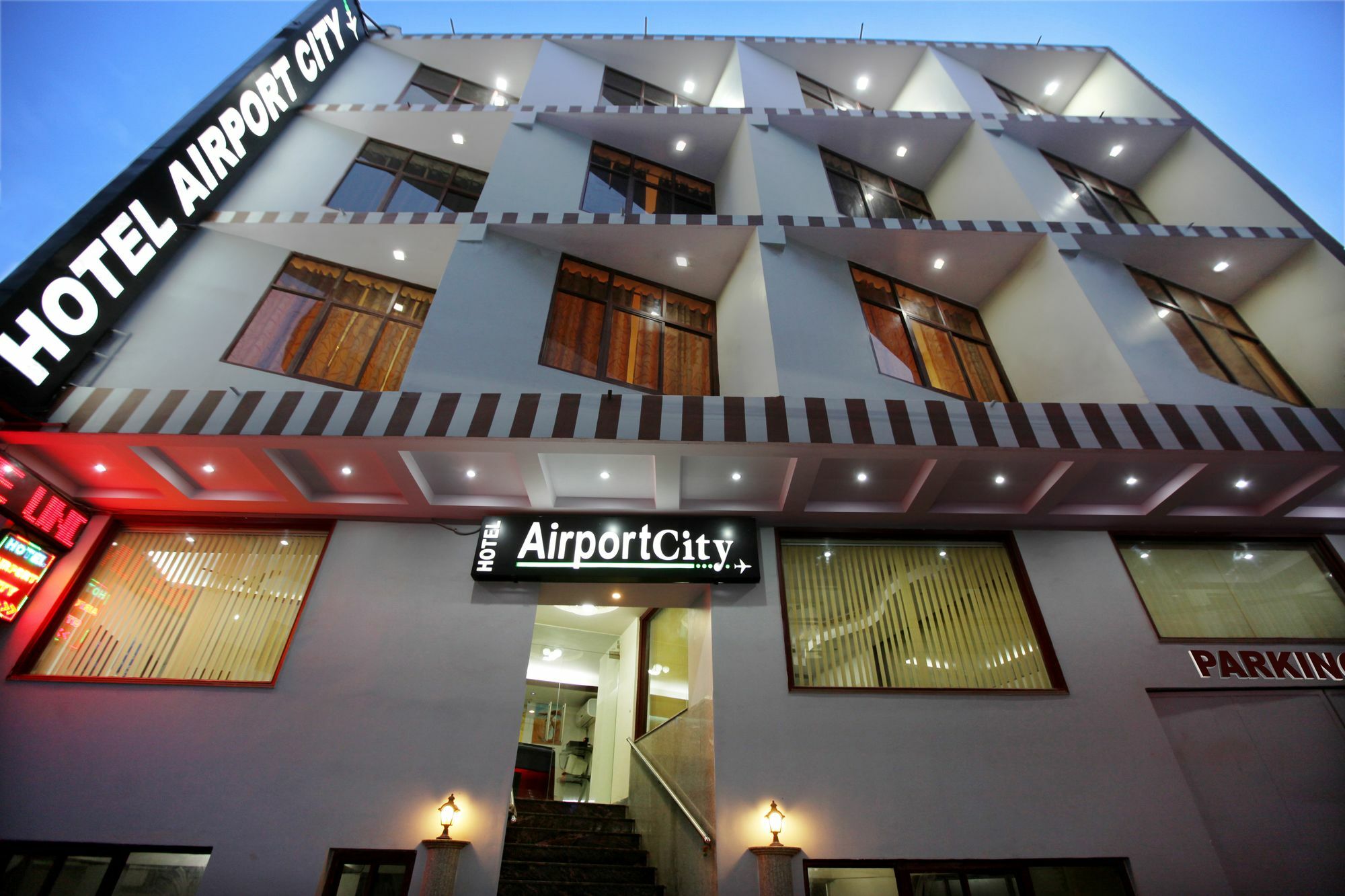 Hotel Airport City Nova Deli Exterior foto